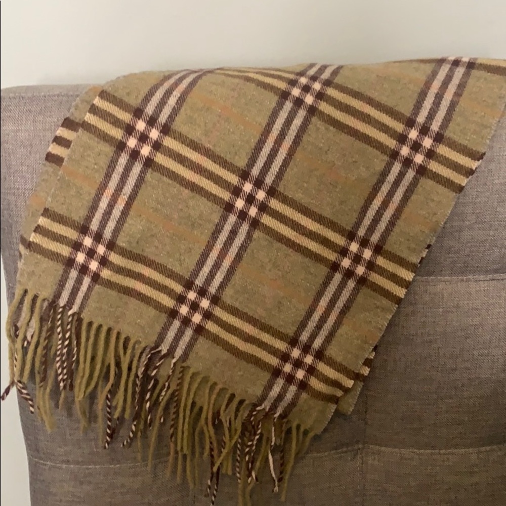 Never been worn Burberry Scarf